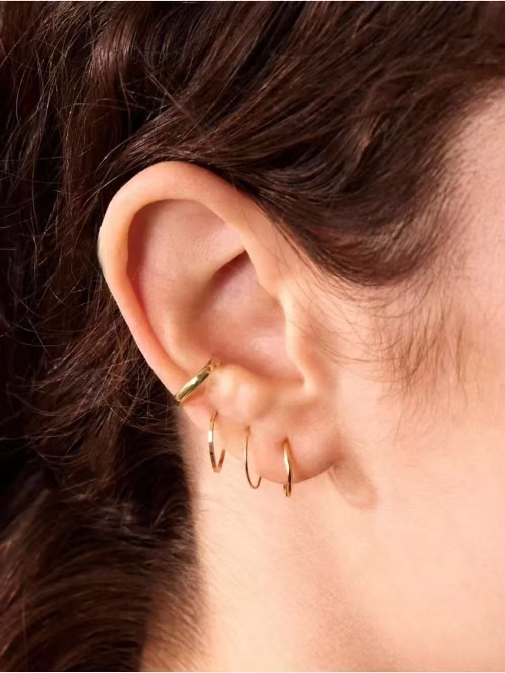 CATBIRD Gold Minimalist Hoop Earring